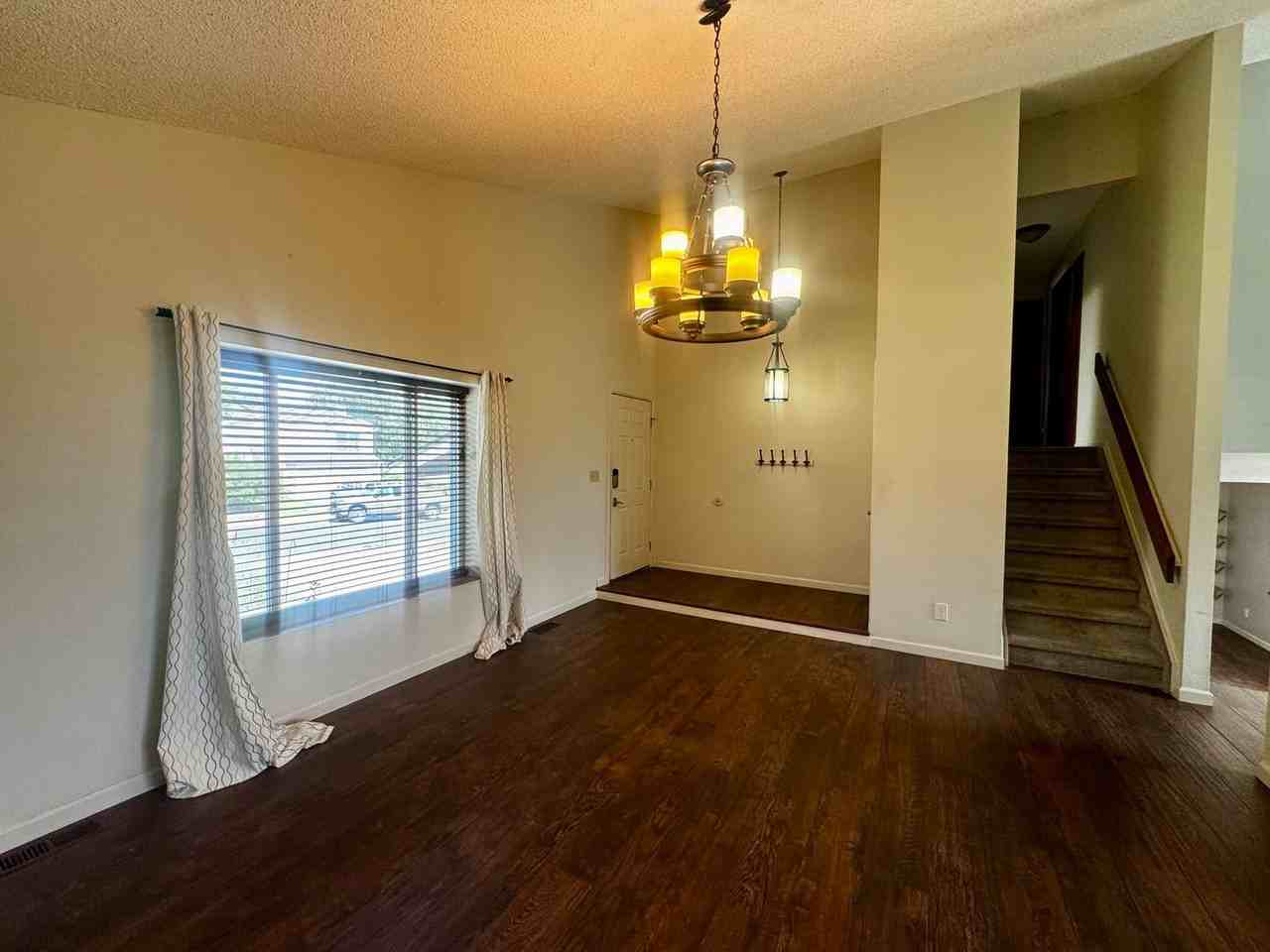 3725 Sedgewood Way - Photo 5 of 30