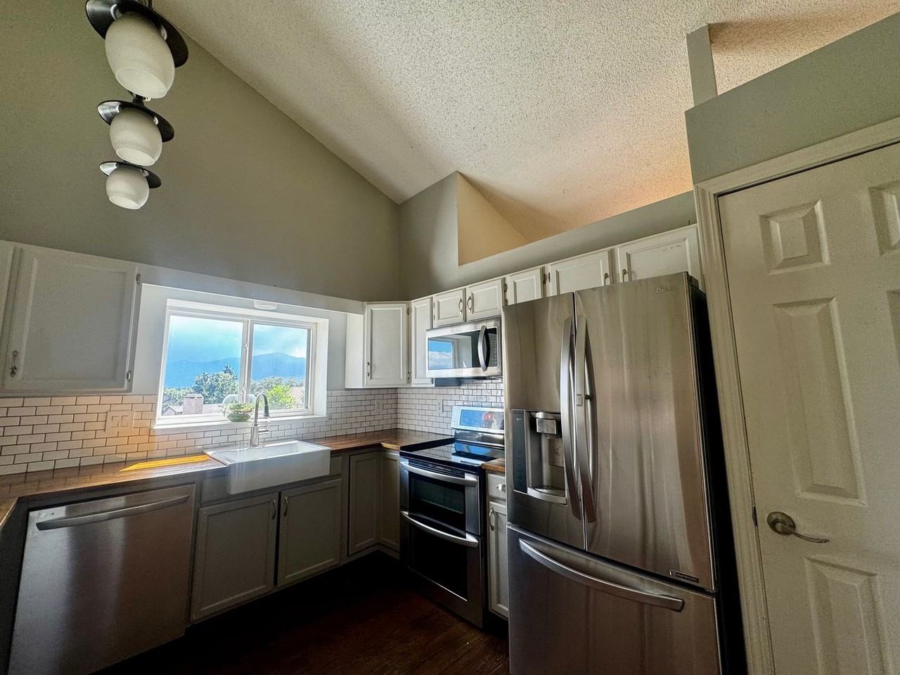 3725 Sedgewood Way - Photo 7 of 30