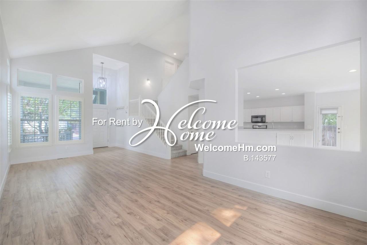 4698 Hampton Ln - Photo 6 of 39