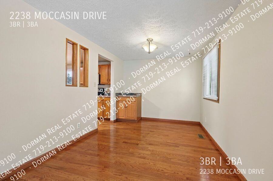 2238 Moccassin Dr - Photo 7 of 21