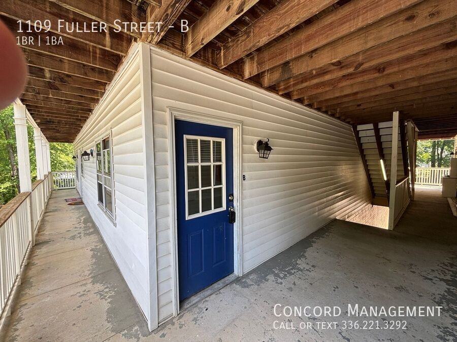 1109 Fuller St #B - Photo 2 of 9