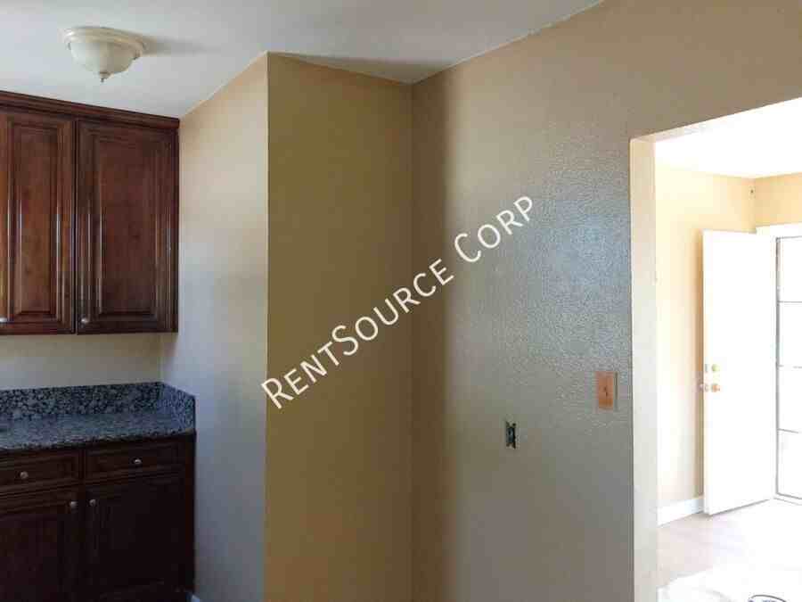 16735 Union St - Photo 7 of 8