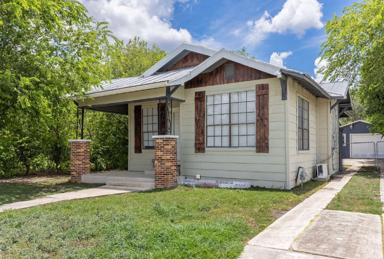 706 Canton - Photo 2 of 30
