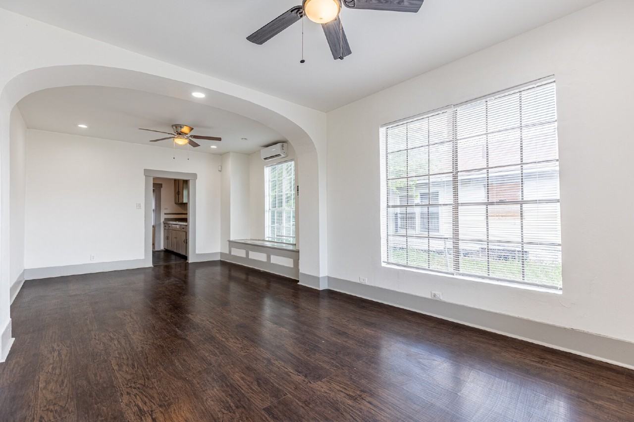 706 Canton - Photo 5 of 30