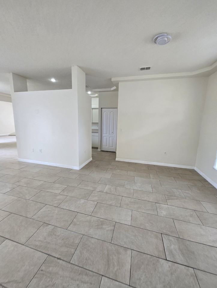 13130 Odham St - Photo 2 of 17