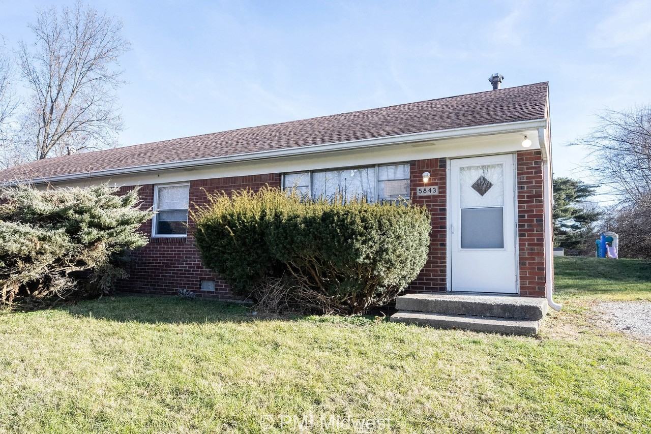 5843 Woodside Dr
