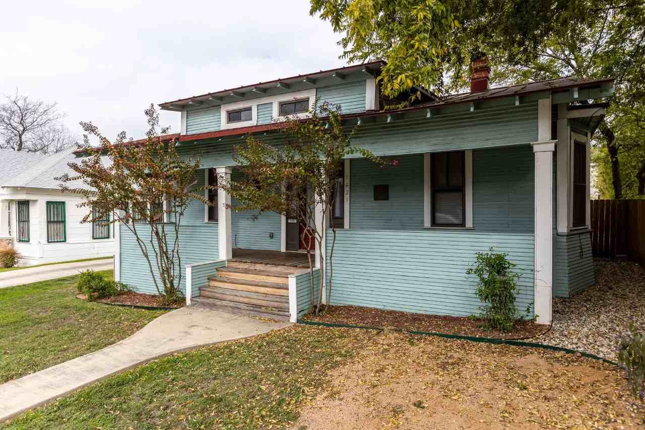 1121 E Crockett St - Photo 2 of 40
