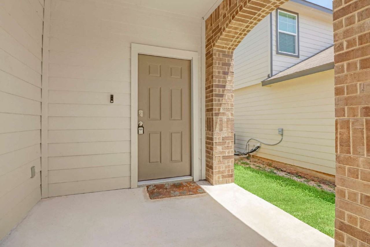 1310 Brown Pelican Way - Photo 3 of 31