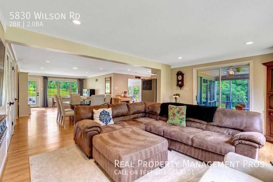 5830 Wilson Rd - Photo 4 of 35