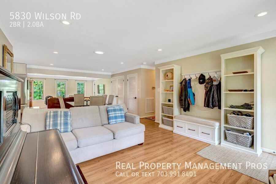 5830 Wilson Rd - Photo 5 of 35