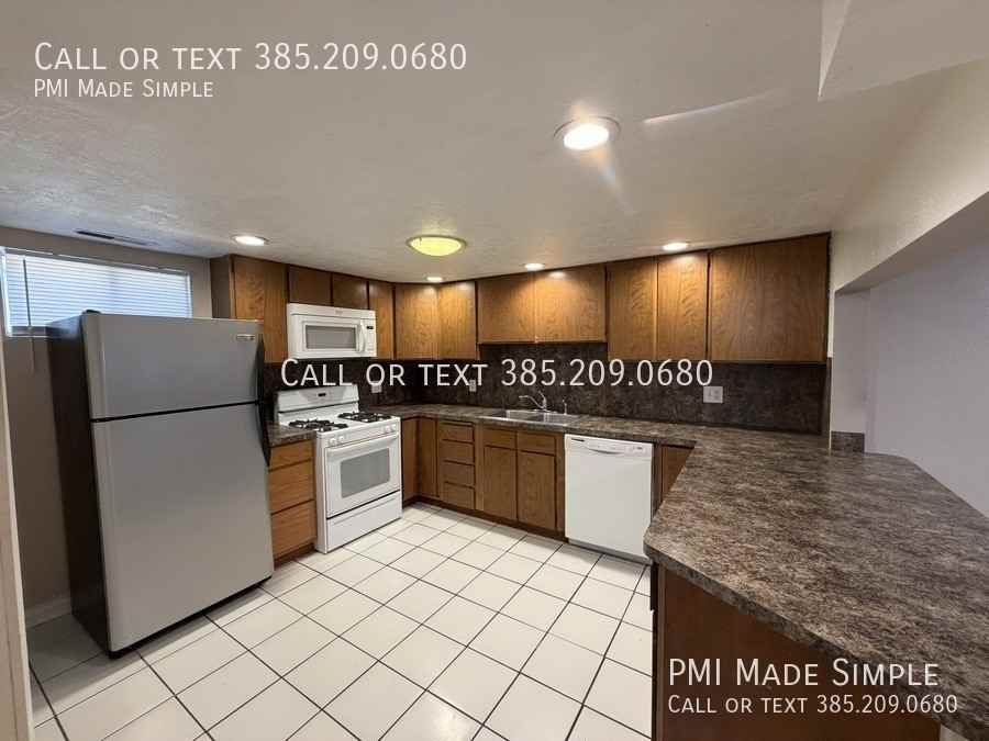 1924 S Columbia Ln - Photo 2 of 24