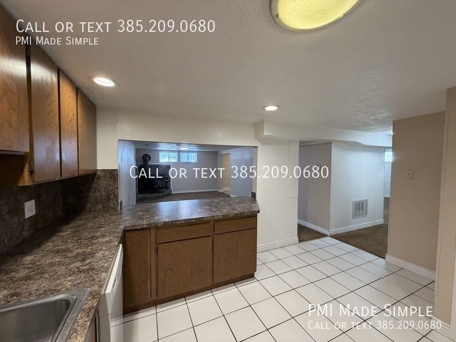 1924 S Columbia Ln - Photo 5 of 24