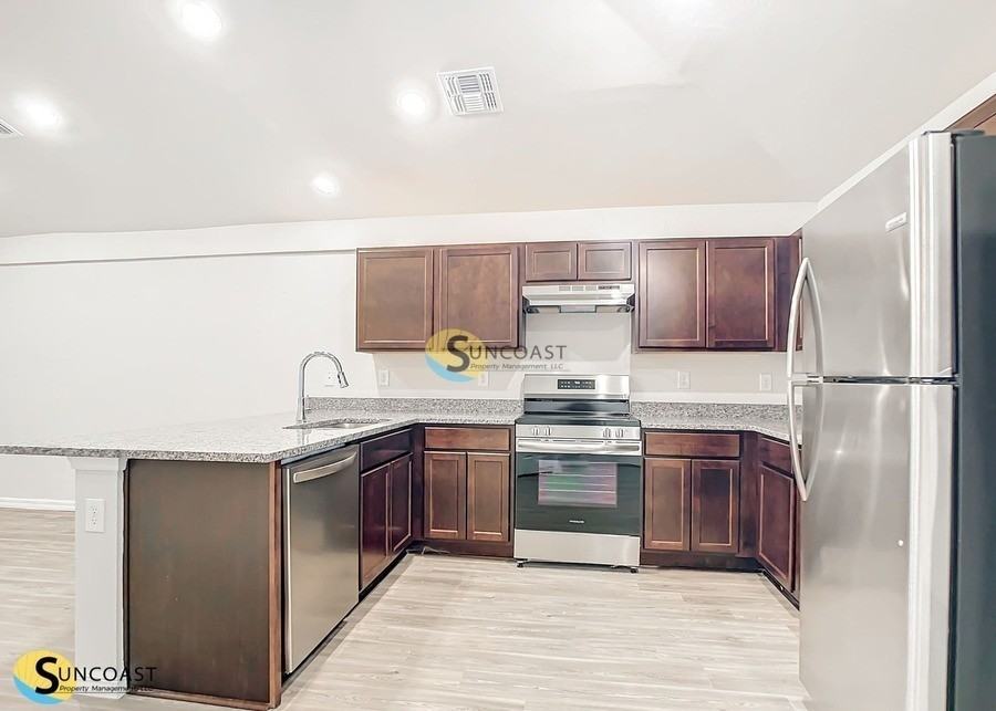 1248 Navigator Rd - Photo 7 of 31