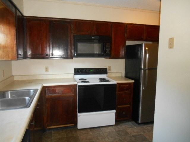 905 W Pine St Apt A - Photo 2 of 14