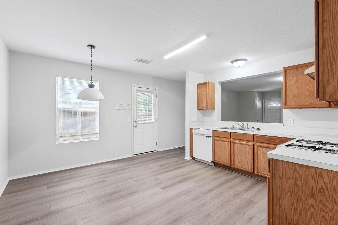 3311 Jib Ct - Photo 5 of 18