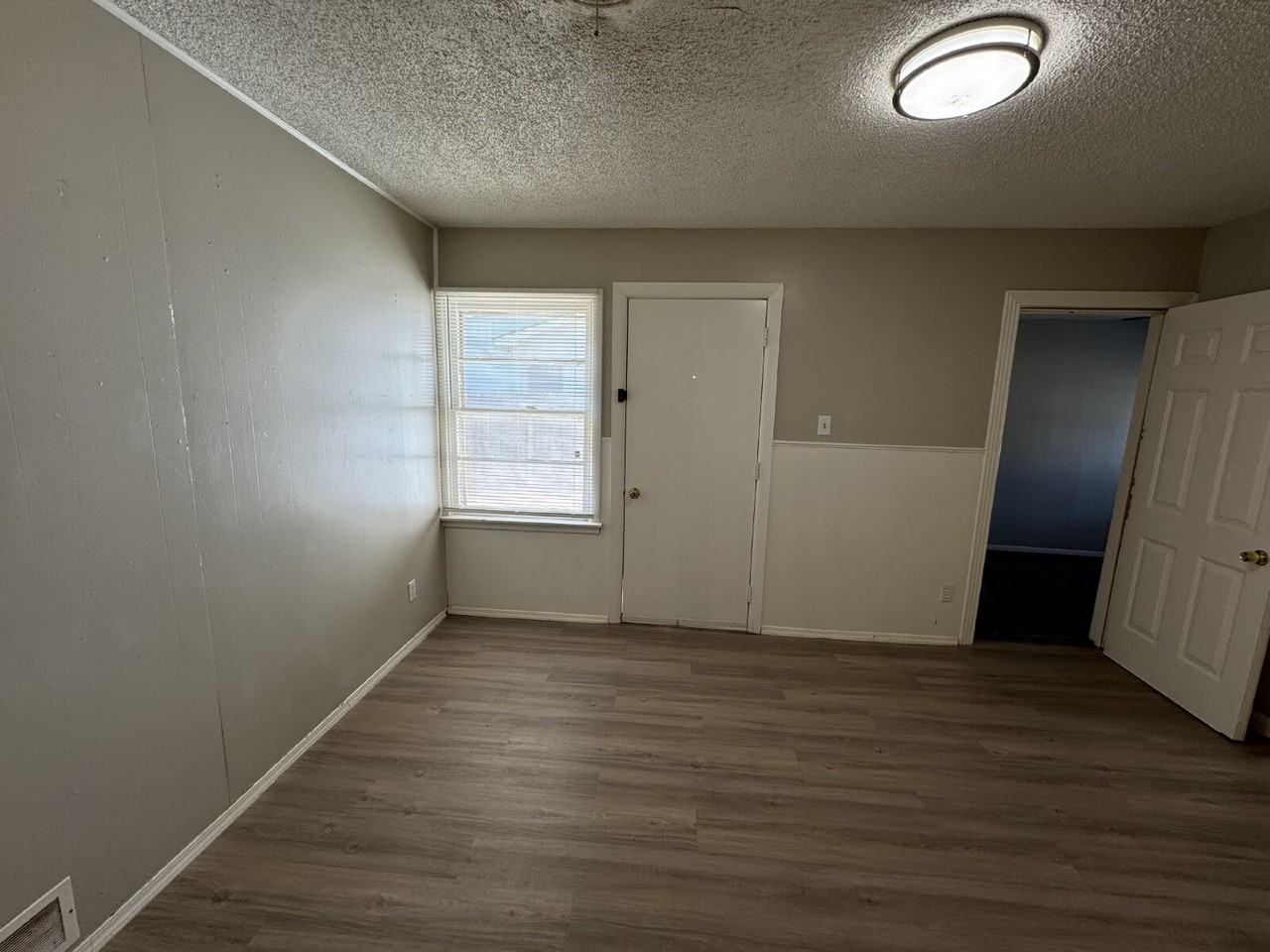 4301 29th St - Photo 2 of 11