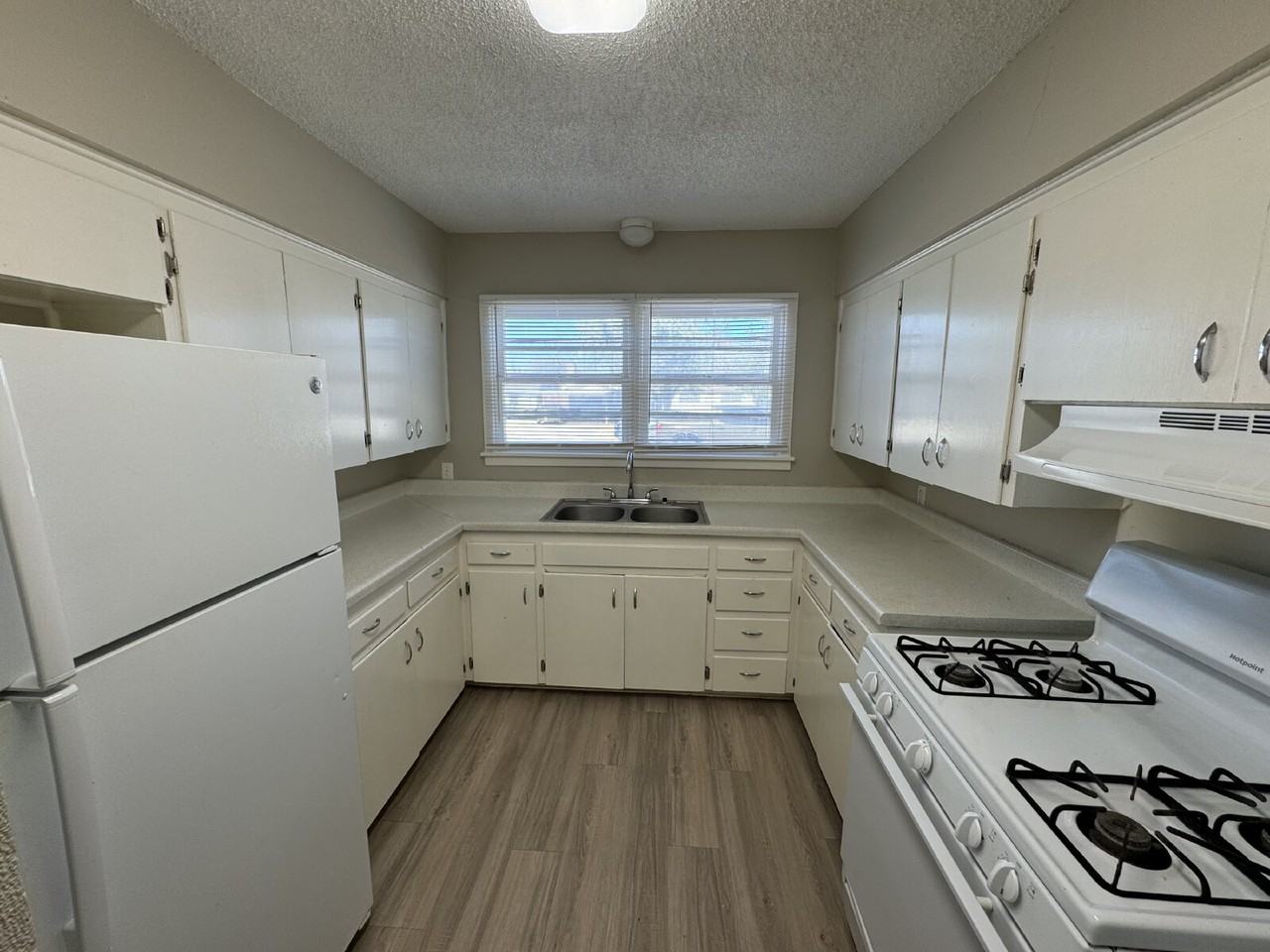 4301 29th St - Photo 3 of 11