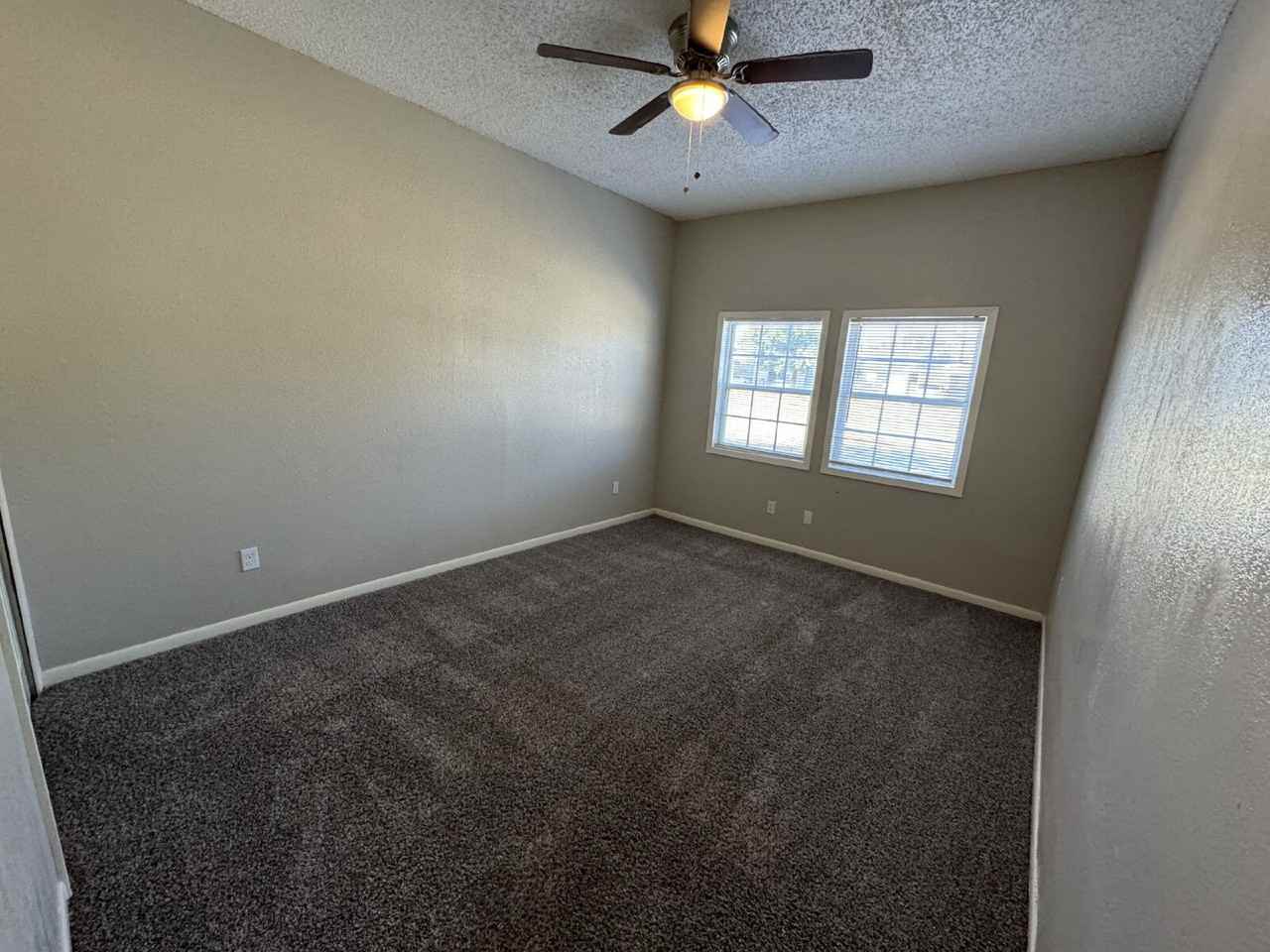 4301 29th St - Photo 4 of 11