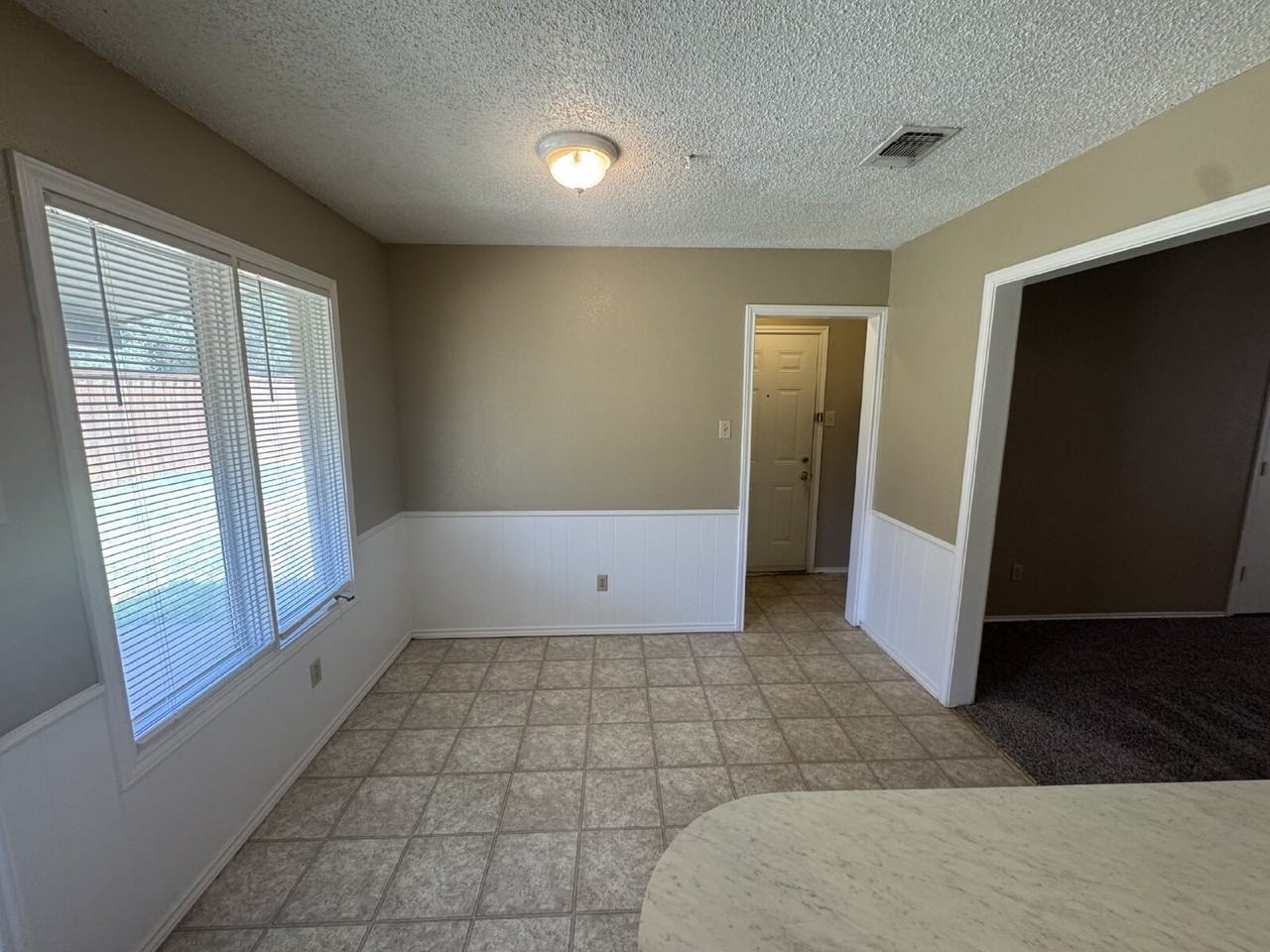 6806 4th Street-B - Photo 4 of 9