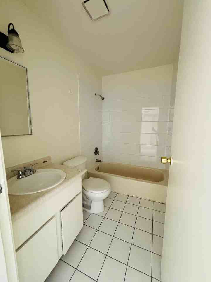 4980 Apollostar Ct Apt 4 - Photo 5 of 7