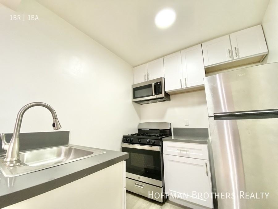 1022 N Vista St #3 - Photo 3 of 8