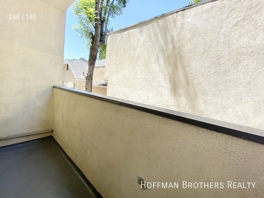 1022 N Vista St #3 - Photo 4 of 8
