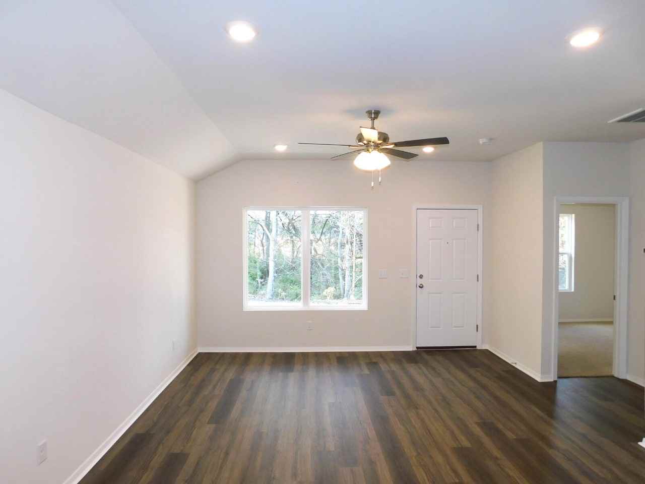 2504 E Illinois Aly - Photo 2 of 18