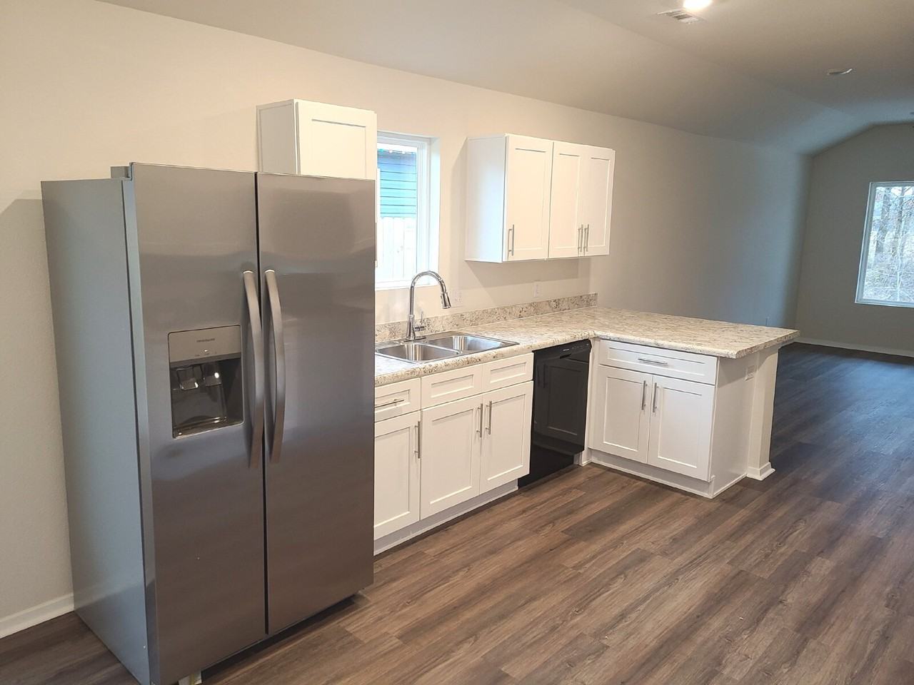 2504 E Illinois Aly - Photo 3 of 18