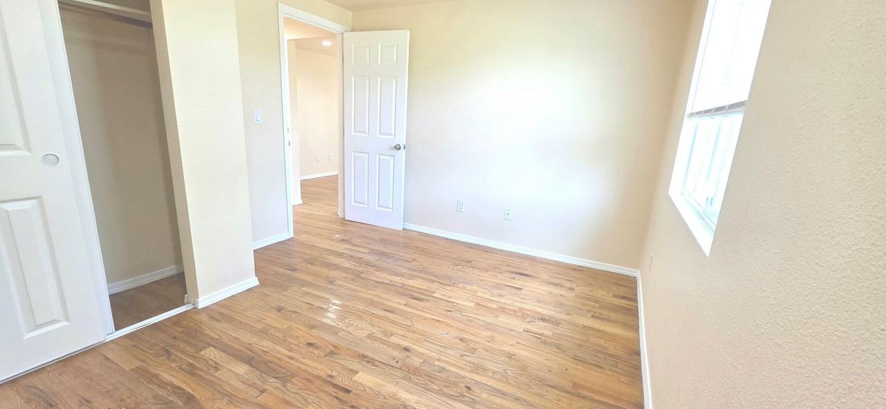 17529 44th Ave W - Photo 5 of 9