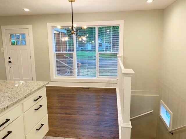 731 W 43rd St - Photo 5 of 20