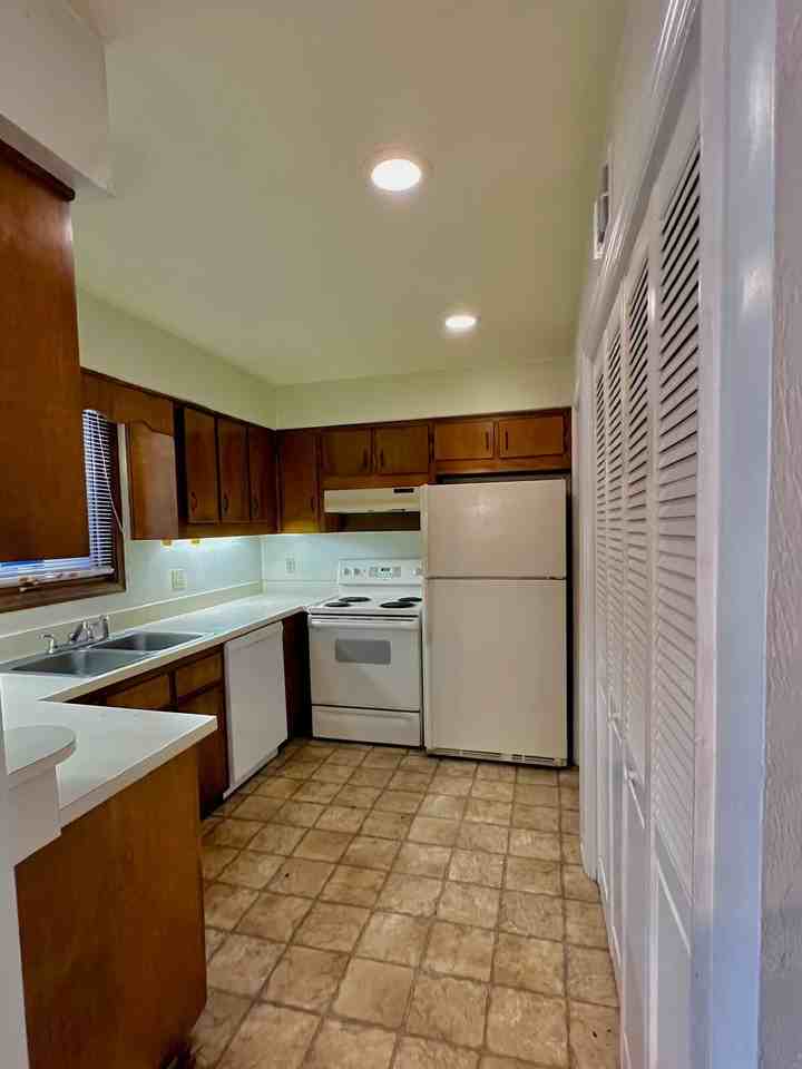 2321 Merrigan Pl - Photo 7 of 23