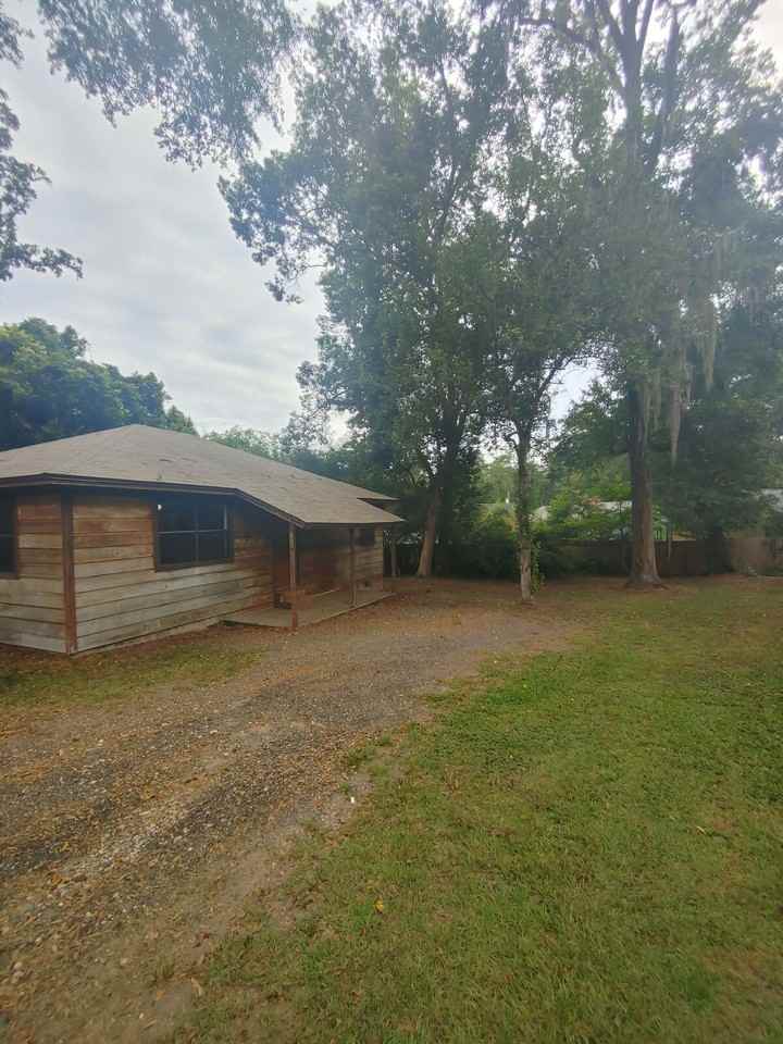 642 E Call St - Photo 2 of 9