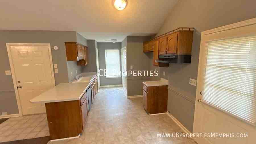 5864 Ashridge Pl - Photo 2 of 9