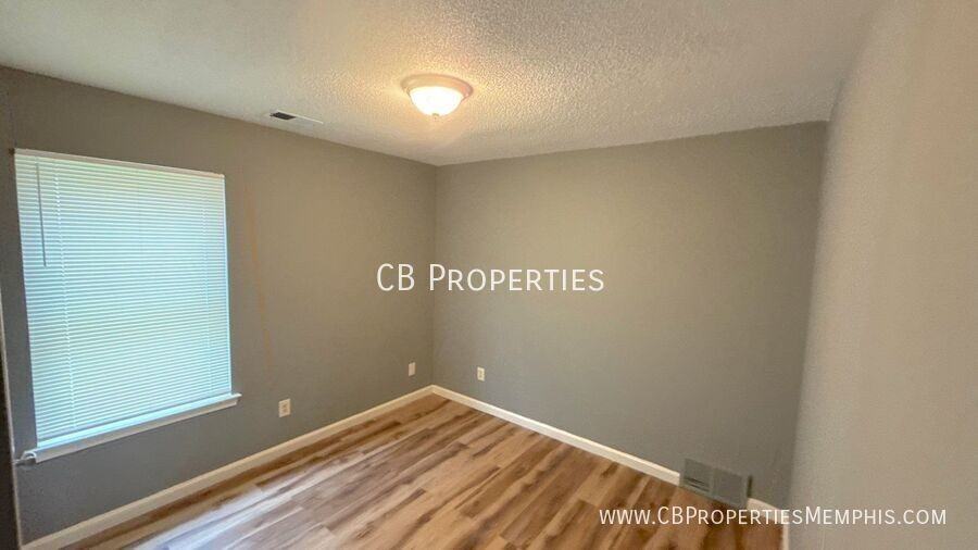 5864 Ashridge Pl - Photo 4 of 9