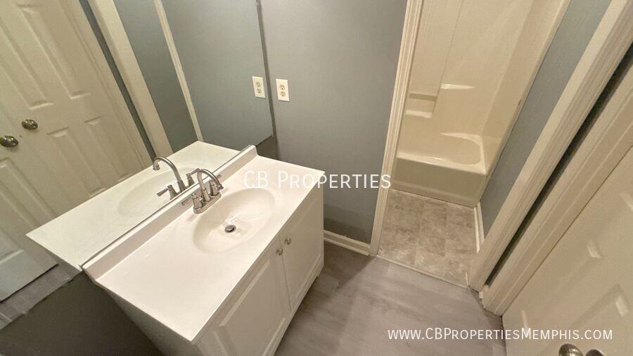 5864 Ashridge Pl - Photo 7 of 9