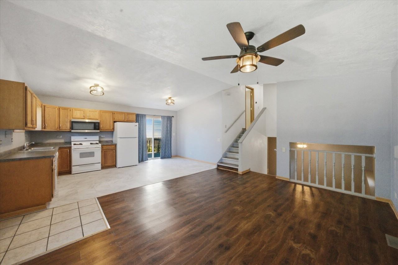 3003 Gilboa Ave - Photo 6 of 27