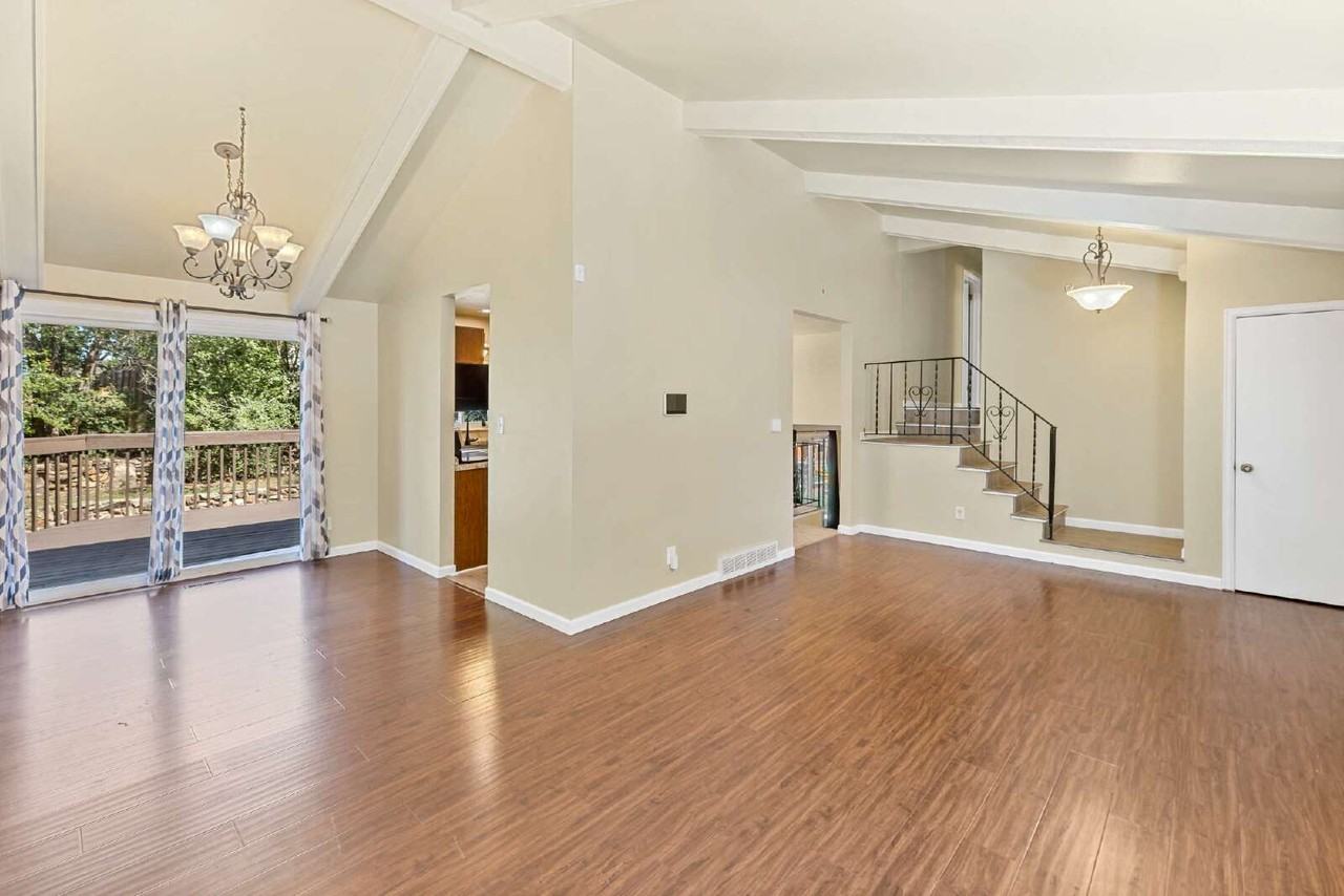 1401 Sanderson Ave - Photo 6 of 38