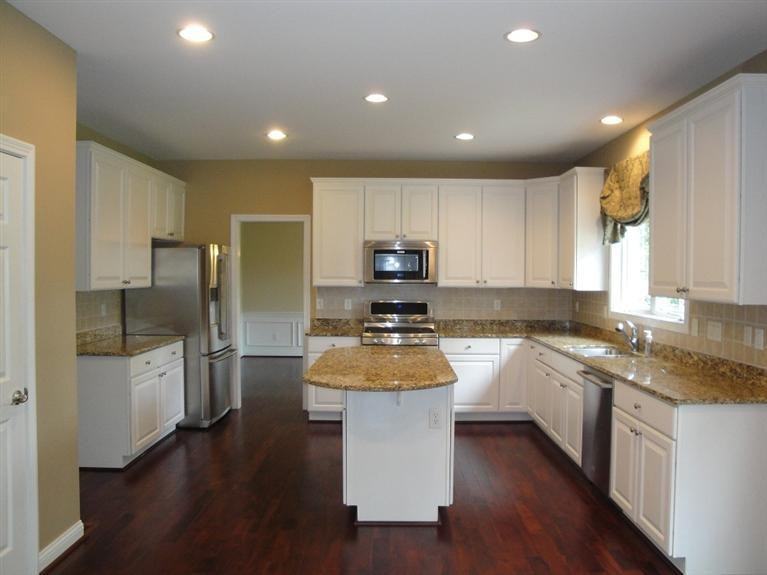 726 Myrtle Ave - Photo 2 of 11