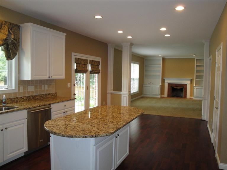 726 Myrtle Ave - Photo 3 of 11