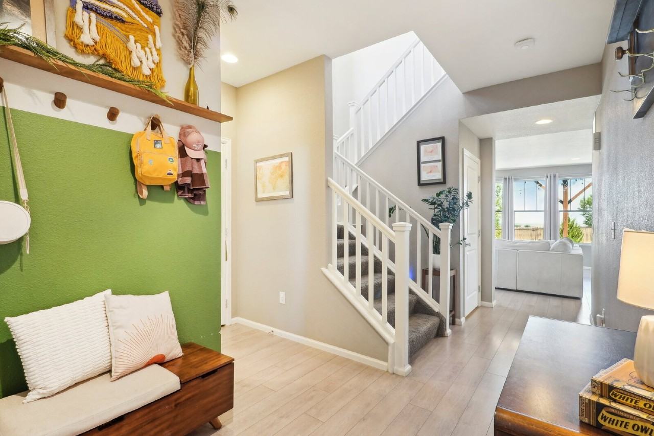 10918 Unity Ln - Photo 4 of 50