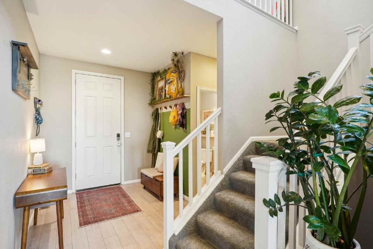 10918 Unity Ln - Photo 5 of 50