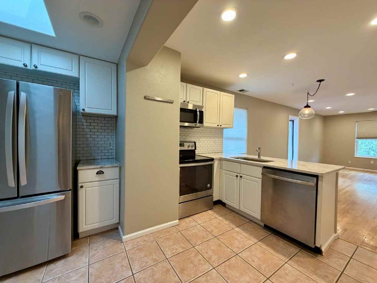 1917 E 21st Ave - Photo 4 of 10