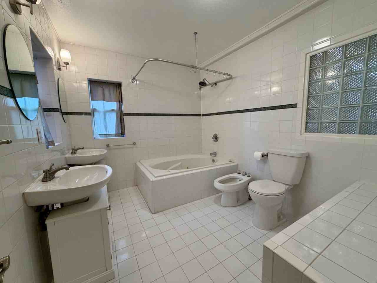 1917 E 21st Ave - Photo 6 of 10