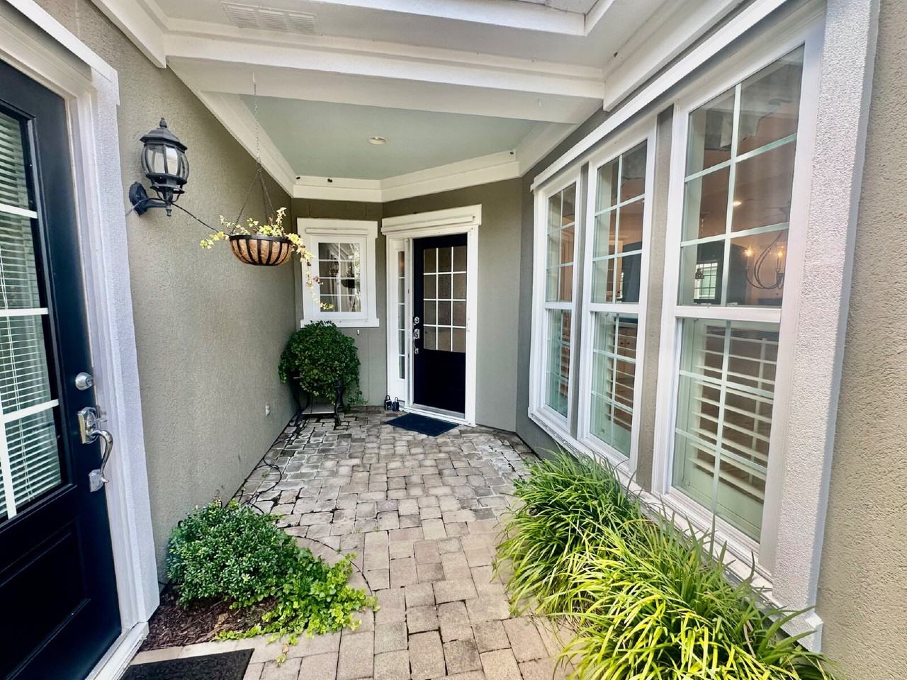120 Spring Beauty Dr - Photo 2 of 32