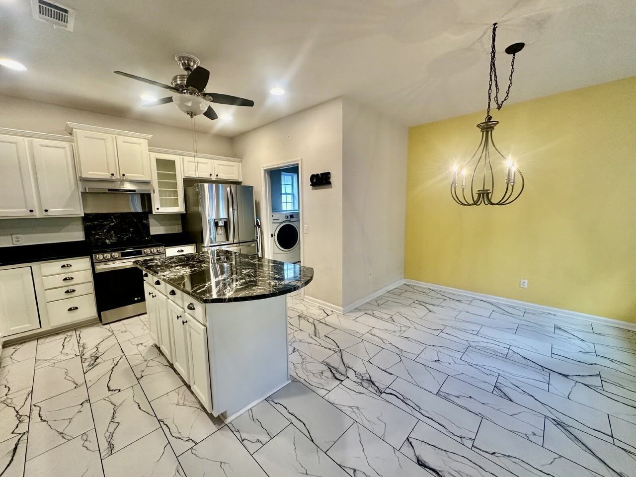 120 Spring Beauty Dr - Photo 3 of 32