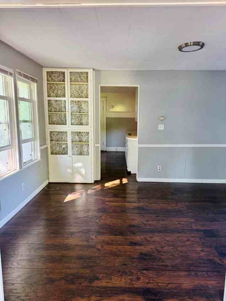 108 W Pine St - Photo 2 of 10