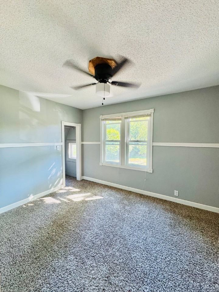 108 W Pine St - Photo 6 of 10