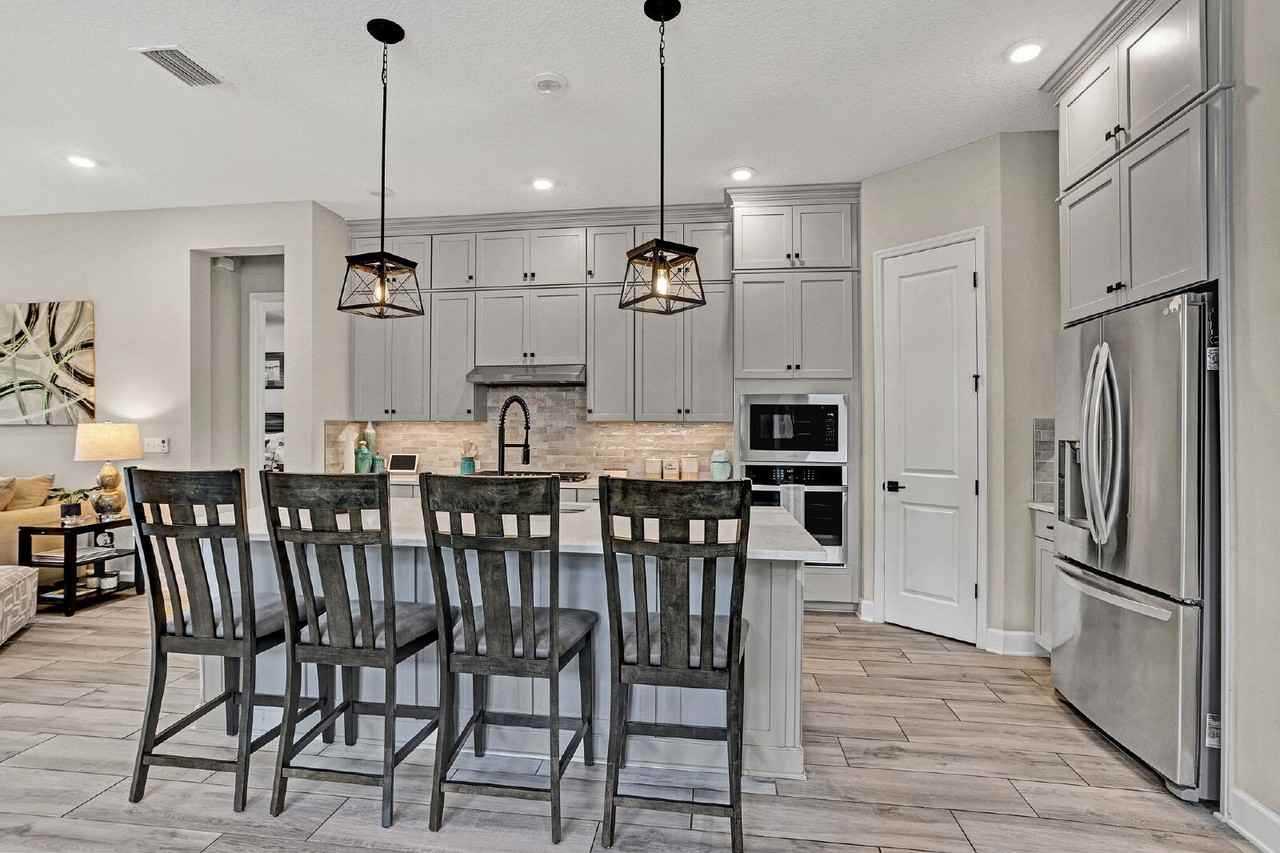 694 Navigators Rd - Photo 2 of 33