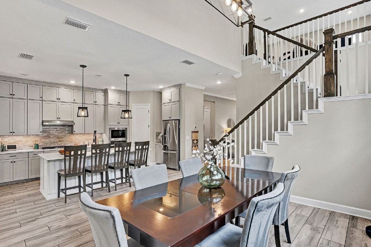 694 Navigators Rd - Photo 3 of 33