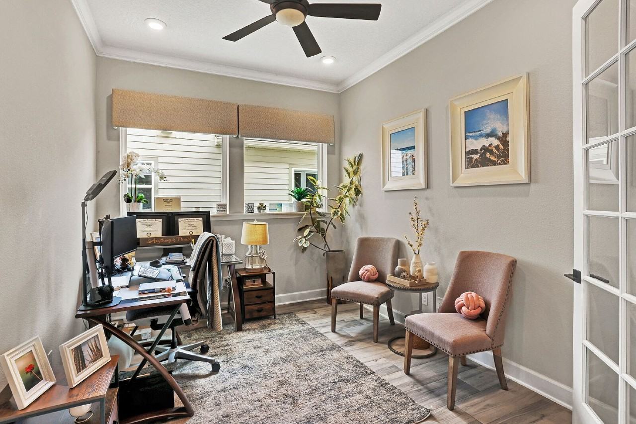 694 Navigators Rd - Photo 4 of 33